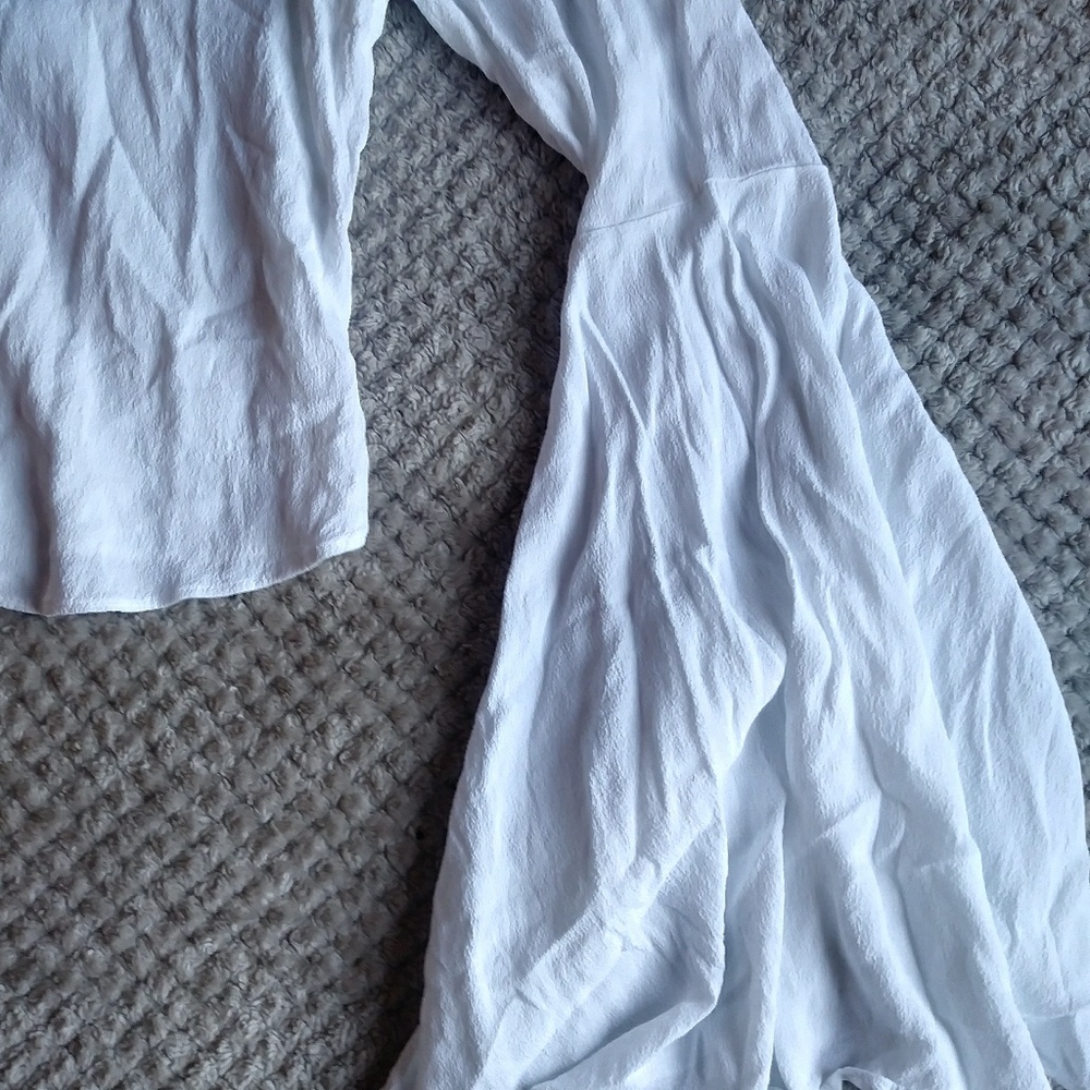 White Button Up Cropped Blouse Size XS - Picture 3 of 6